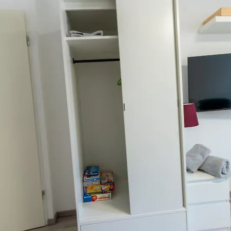 Διαμέρισμα Nette Altbauwohnung In Biebrich Βιζμπάντεν