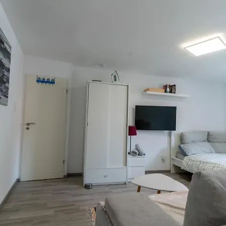 Διαμέρισμα Nette Altbauwohnung In Biebrich Βιζμπάντεν