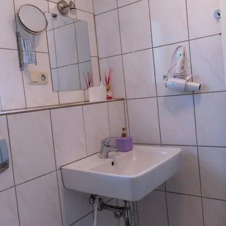 Nette Altbauwohnung In Biebrich Διαμέρισμα Βιζμπάντεν
